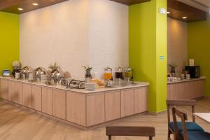 Restavracija oz. druge možnosti za prehrano v nastanitvi Fairfield by Marriott Inn & Suites San Luis Potosi