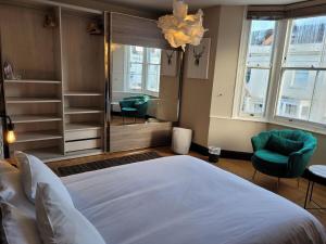 *Leamington Apartments* - George St - 3 bedroom townhouse 객실 침대