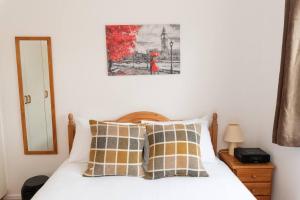 伦敦Sunny Maisonette with views over Canary Wharf, London的相册照片