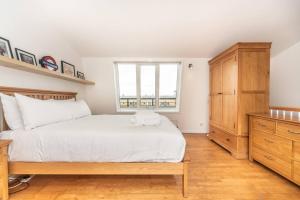 伦敦Sunny Maisonette with views over Canary Wharf, London的相册照片
