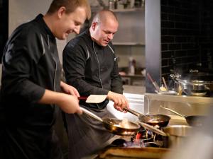 Hostia v ubytovaní Mövenpick Zagreb