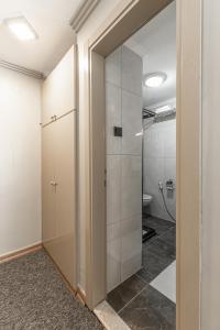 Koupelna v ubytování BURSA LOYAL CiTY HOTEL