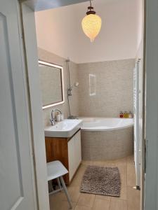 Kúpeľňa v ubytovaní Stylish flat in city centre