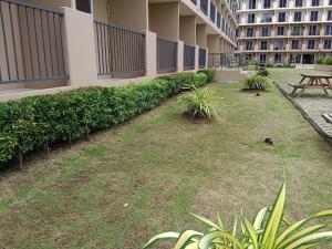 Κήπος έξω από το Condo in Lapu-Lapu wd 3 Pools free wifi&Netflix