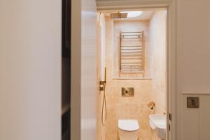 Vannituba majutusasutuses Buckingham Mews_Stone Cottage 4