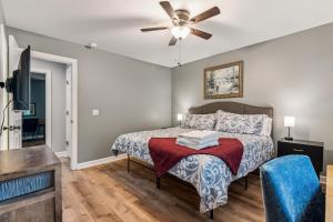 Φωτογραφία από το άλμπουμ του Sunny Retreat: Pool & Beach Near Condo σε Γουίλμινγκτον