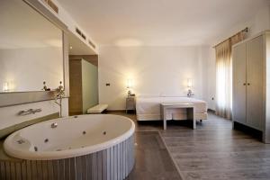 Salle de bains dans l'établissement Villa Xarahiz