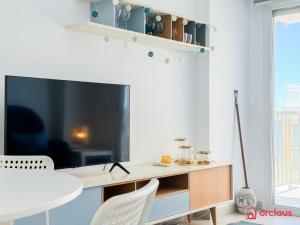 TV a/nebo společenská místnost v ubytování Sol y Mar