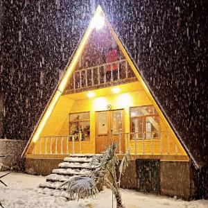 Qalaciq Aframe house v zimě
