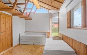 Galeriebild der Unterkunft Nice Home In Bogø By With Wifi in Bogø By