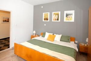 Postel nebo postele na pokoji v ubytování Silvermoon Apartment