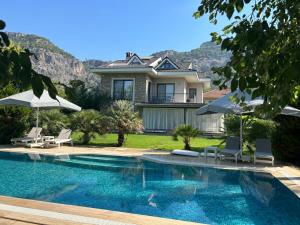 Bazén v ubytování Gocek Riviera Apart nebo v jeho okolí