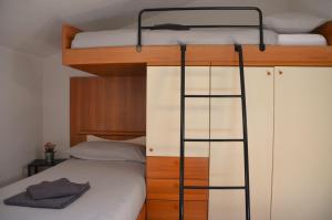 Fotografie z fotogalerie ubytování Camping Italia 90 Two Levels Apartment v destinaci Domaso