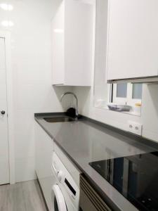 Küche/Küchenzeile in der Unterkunft Renovado apartamento en Delicias by beBalmy