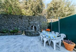 A garden outside Il Mosaico Al Mare