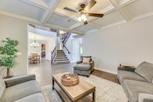 Expansive Mesa Retreat with Private Outdoor Pool! 휴식 공간