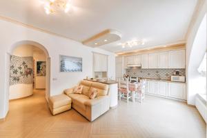 A kitchen or kitchenette at Il Mosaico Al Mare