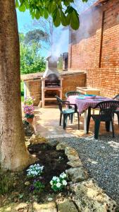 A garden outside L'oca Nera