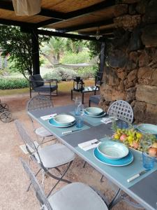 Κήπος έξω από το Holiday home Dammuso Magia