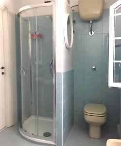 Ένα μπάνιο στο VILLA DEGLI ARCHI B&B - Ristorante