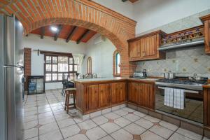 Nhà bếp/bếp nhỏ tại Amazing family house in Oaxtepec Pool & Hot tub