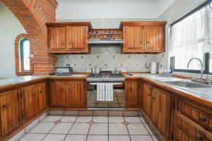 Η κουζίνα ή μικρή κουζίνα στο Amazing family house in Oaxtepec Pool & Hot tub