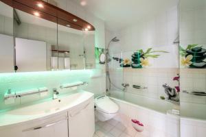 Koupelna v ubytování Divina Minusio - Happy Rentals + 17 fotografií