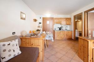 Een keuken of kitchenette bij Chalet Primula 5