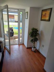 Imagine din galeria proprietății Newly renovated 2 Bed ground floor flat in Haskovo în Tŭnkovo +2 fotografii