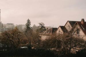 Το κτήριο όπου στεγάζεται  το διαμέρισμα