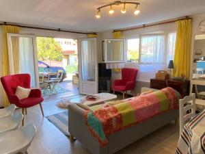 Ruang duduk di Spacieuxappartement +16 gambar