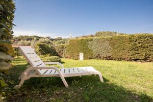 A garden outside Lacona Mare - HelloElba