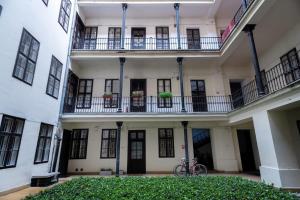 Lovely downtown apartment close to the Basilica 1054 Budapest, Széchenyi utca 8 kép - 2