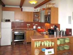 Kuchyňa alebo kuchynka v ubytovaní Holiday Home Růžovka by Interhome