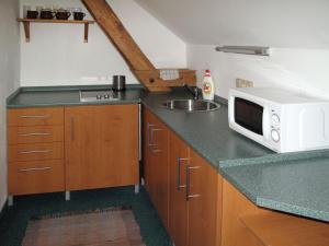 Kuchyňa alebo kuchynka v ubytovaní Holiday Home Růžovka by Interhome