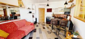 Eldhús eða eldhúskrókur á Magnifique appartement avec balcon vue mer à l'entrée d'Ajaccio