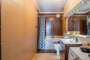 Kúpeľňa v ubytovaní Apartament Kaskada Parking & Balcony by Axel