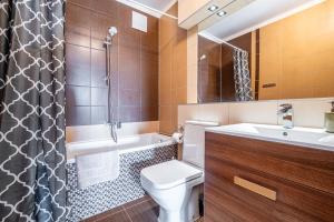 Kúpeľňa v ubytovaní Apartament Kaskada Parking & Balcony by Axel