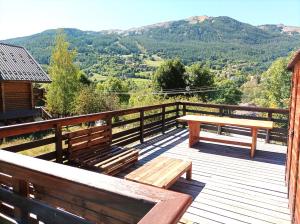 Fotografia z galérie ubytovania Le Coucou - Grand chalet - Parking - WIFI - ALLOS - 10adul+2enf v destinácii Allos
