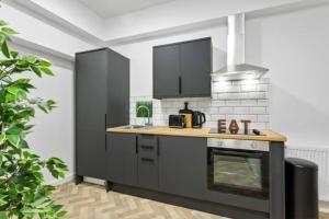 Gallery image of Nottingham Group Stay - 8 x Studio Apartments, sleeps 16, Free Parking in Nottingham