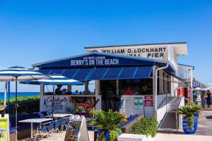 Gallery image of Life's a Beach in Lake Worth +29 photos