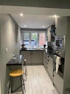 A kitchen or kitchenette at Brook House Annex