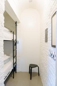 ห้องน้ำของ Saintlo Ottawa Jail Hostel