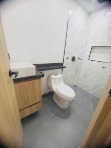 Ένα μπάνιο στο Torre Meraki