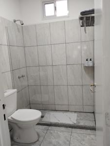 Ένα μπάνιο στο MENDOZA ESTUDIO URBANO, Departamento funcional, comodo, acogedor y equipado en el Centro de Mendoza Capital, No pierdas esta oportunidad!