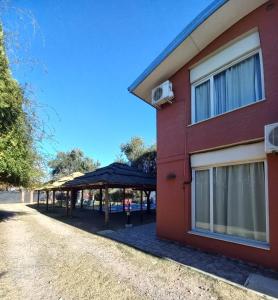Budova, kde se aparthotel nachází