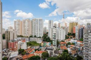 a view of a city with tall buildings at BHomy Jardins Próximo à Paulista PF93 in Sao Paulo