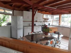 Una cocina o cocineta en Posada Al Río 45 fotos más