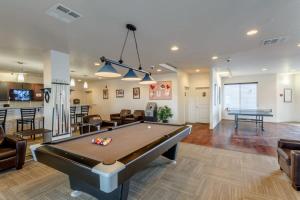 格里利Relaxing 3BR Apartment With Pool & Wifi的相册照片