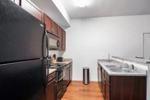 格里利Relaxing 3BR Apartment With Pool & Wifi的相册照片
